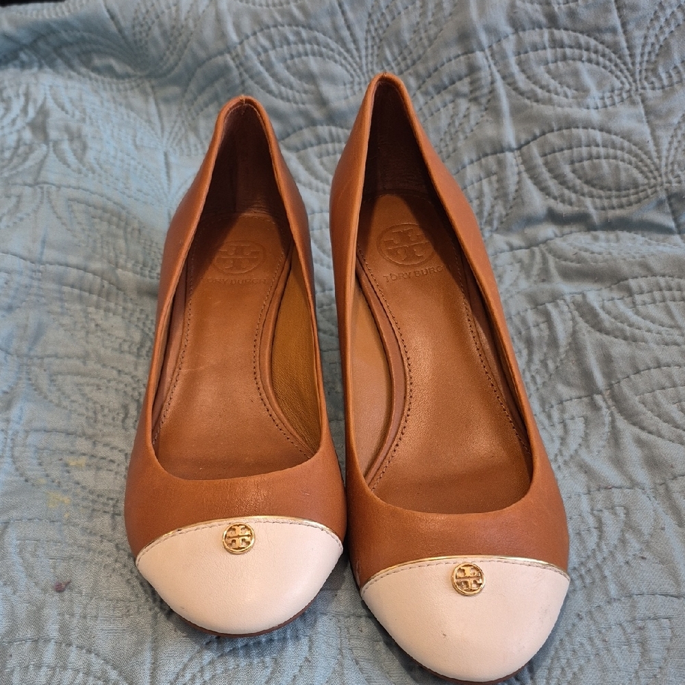 Tory Burch Brown and Cream Flats
